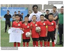 张镇麟上演空接暴扣＂